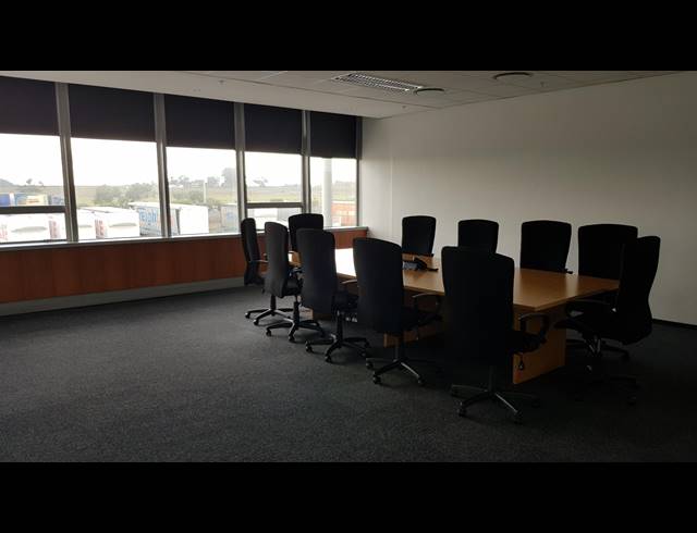 511M² OFFICE TO LET IN KRAAIFONTEIN INDUSTRIA